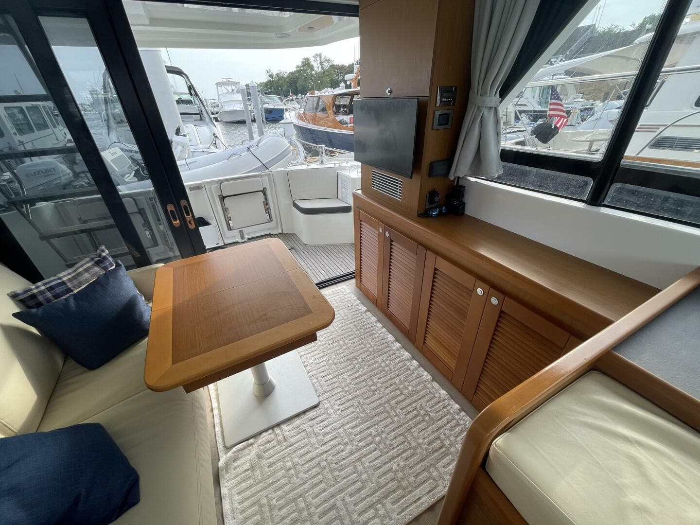 2018 Beneteau Swift Trawler 35- Flybridge — photo 39