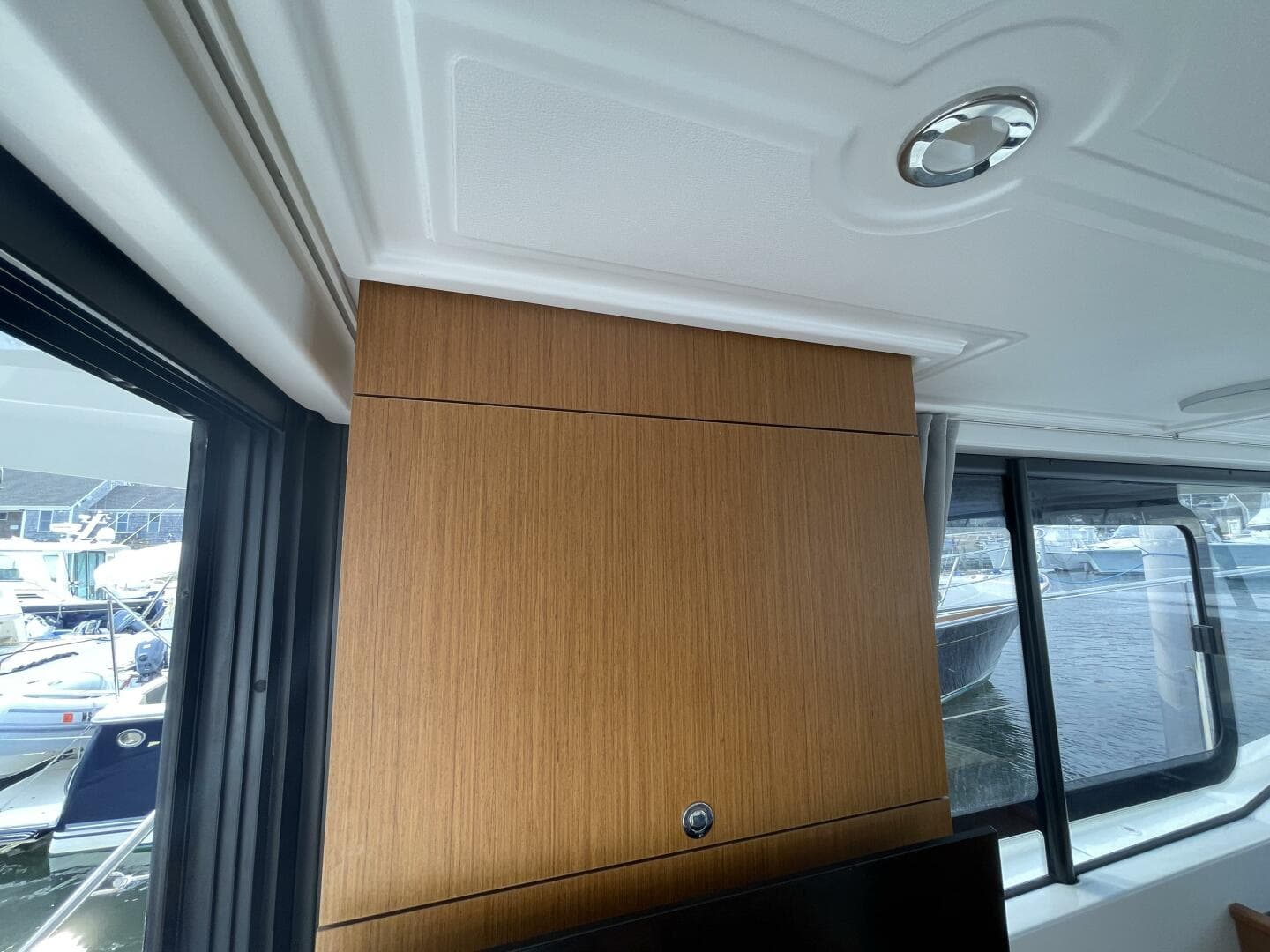 2018 Beneteau Swift Trawler 35- Flybridge — photo 52