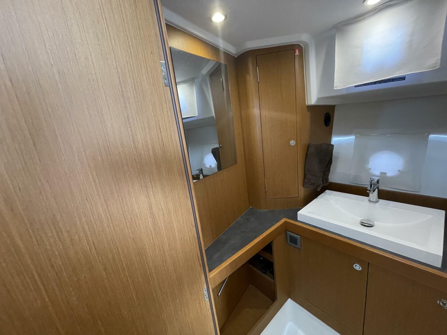 2018 Beneteau Swift Trawler 35- Flybridge — photo 77