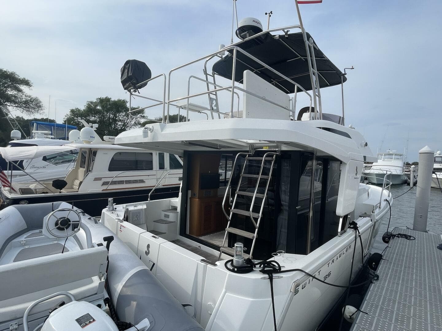 2018 Beneteau Swift Trawler 35- Flybridge — photo 11