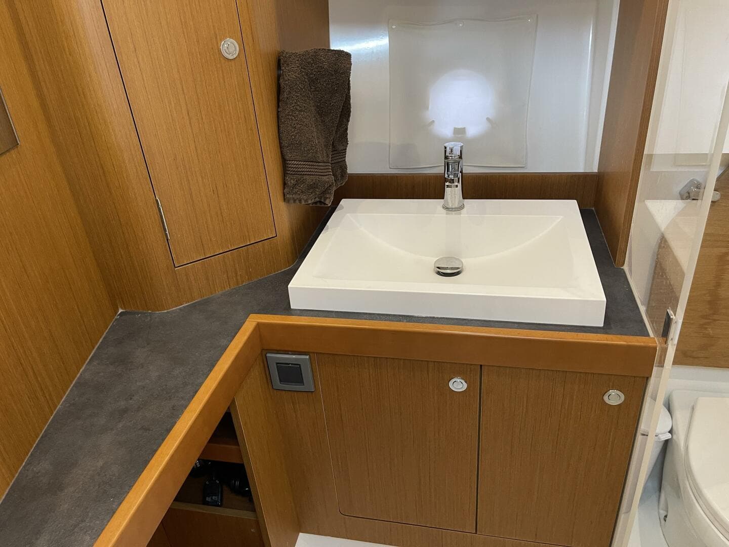 2018 Beneteau Swift Trawler 35- Flybridge — photo 78