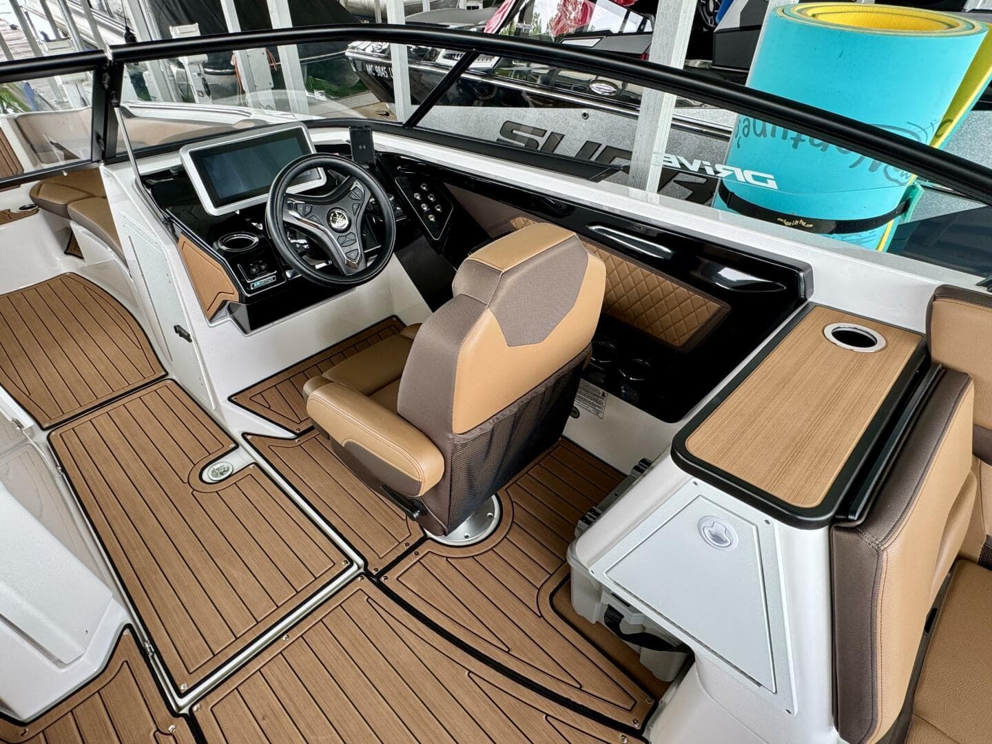 2024 Yamaha Boats 252 SD — photo 39