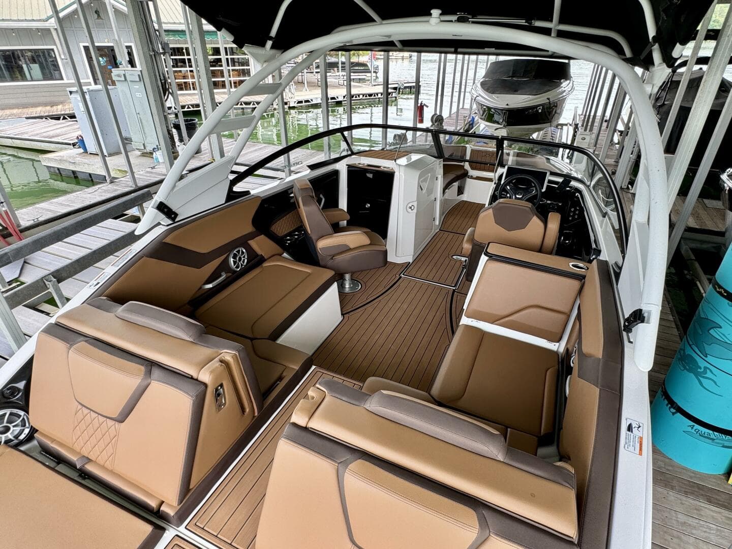 2024 Yamaha Boats 252 SD — photo 33