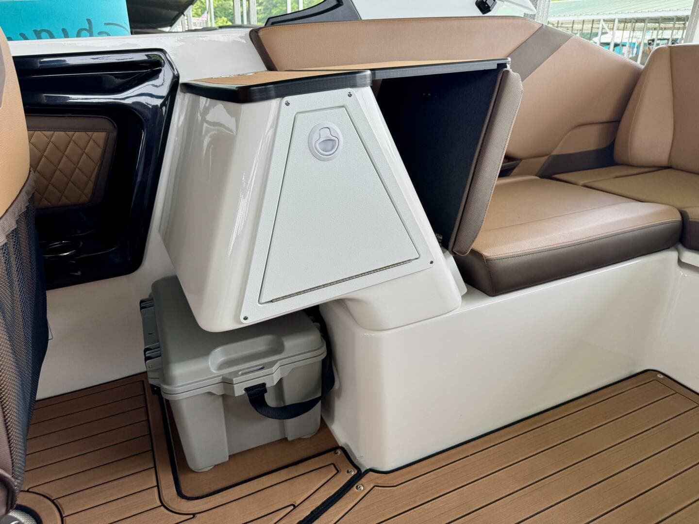 2024 Yamaha Boats 252 SD — photo 86