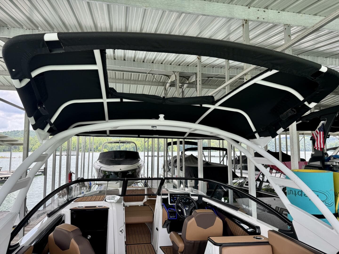 2024 Yamaha Boats 252 SD — photo 35