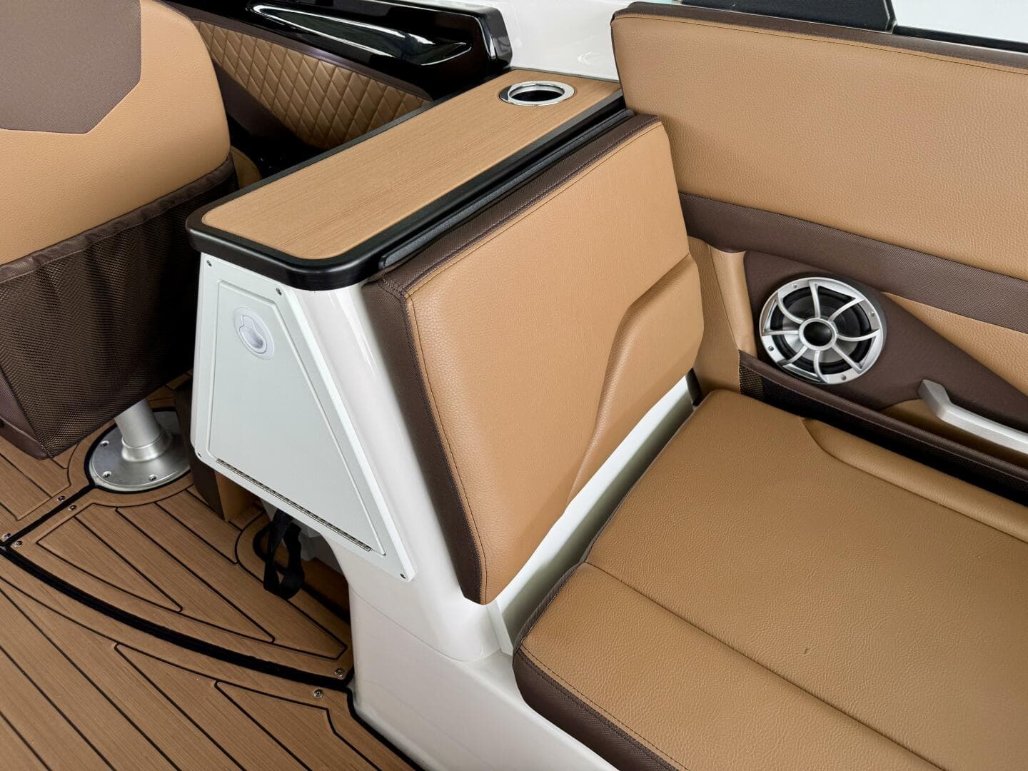 2024 Yamaha Boats 252 SD — photo 84