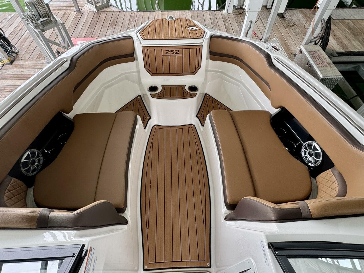 2024 Yamaha Boats 252 SD — photo 68