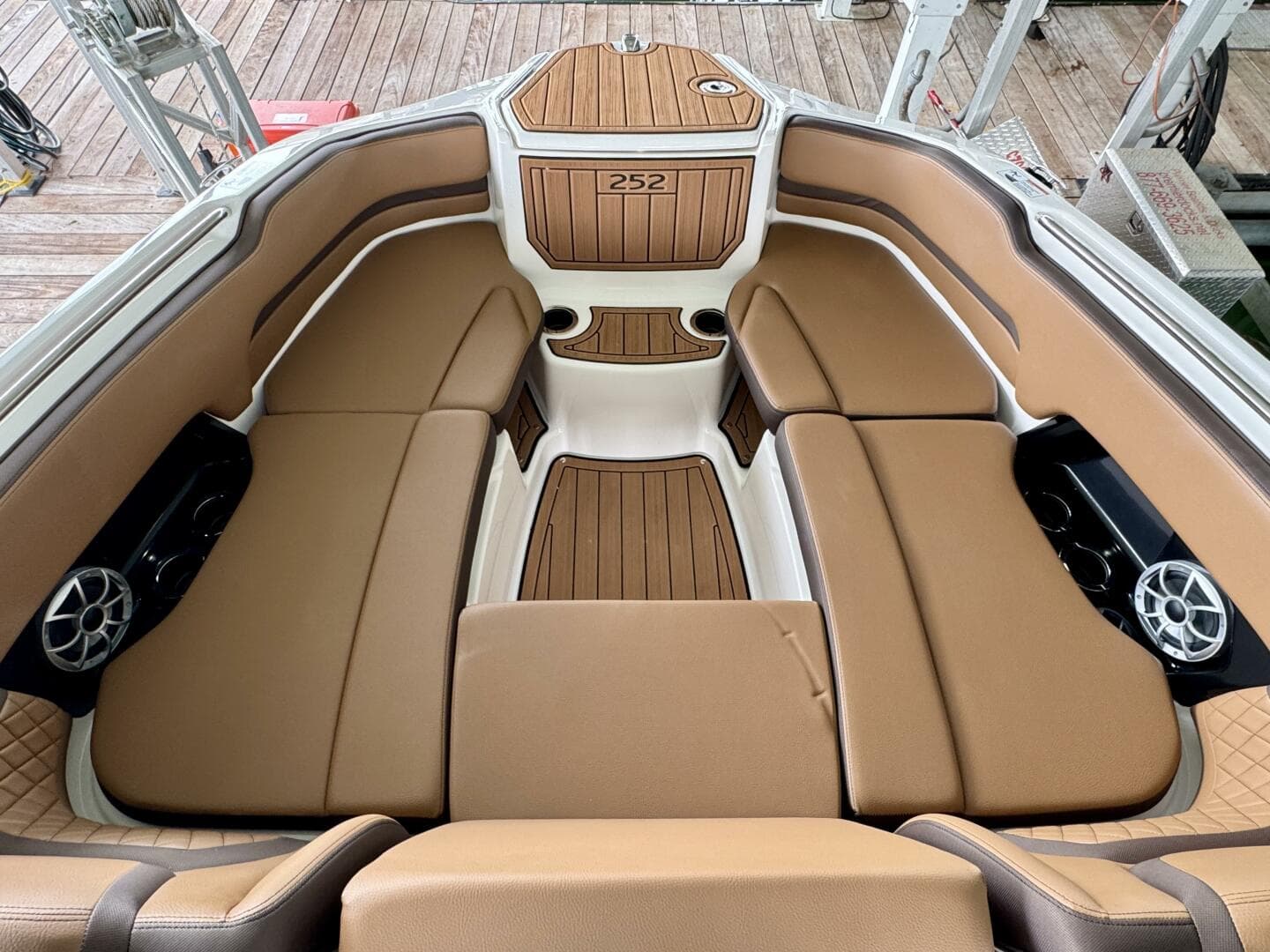 2024 Yamaha Boats 252 SD — photo 77