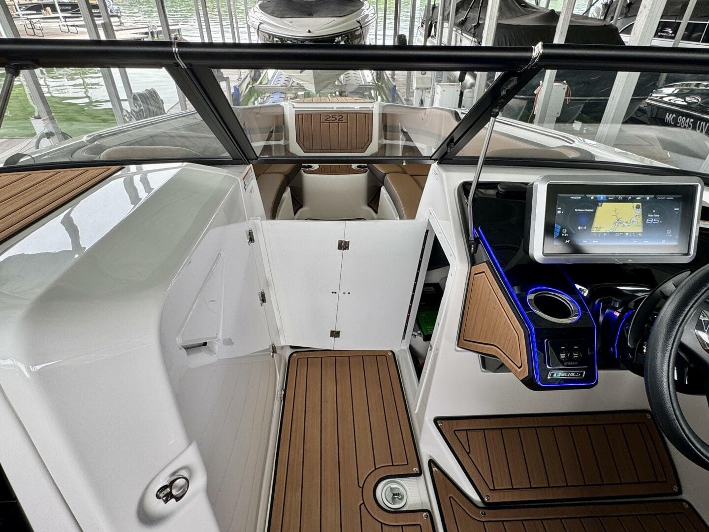 2024 Yamaha Boats 252 SD — photo 65