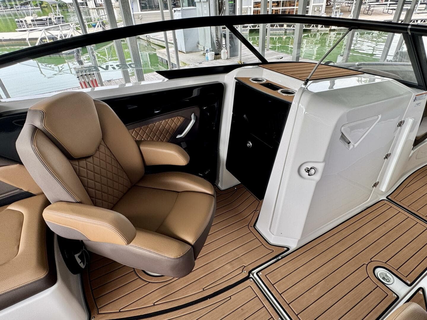 2024 Yamaha Boats 252 SD — photo 58