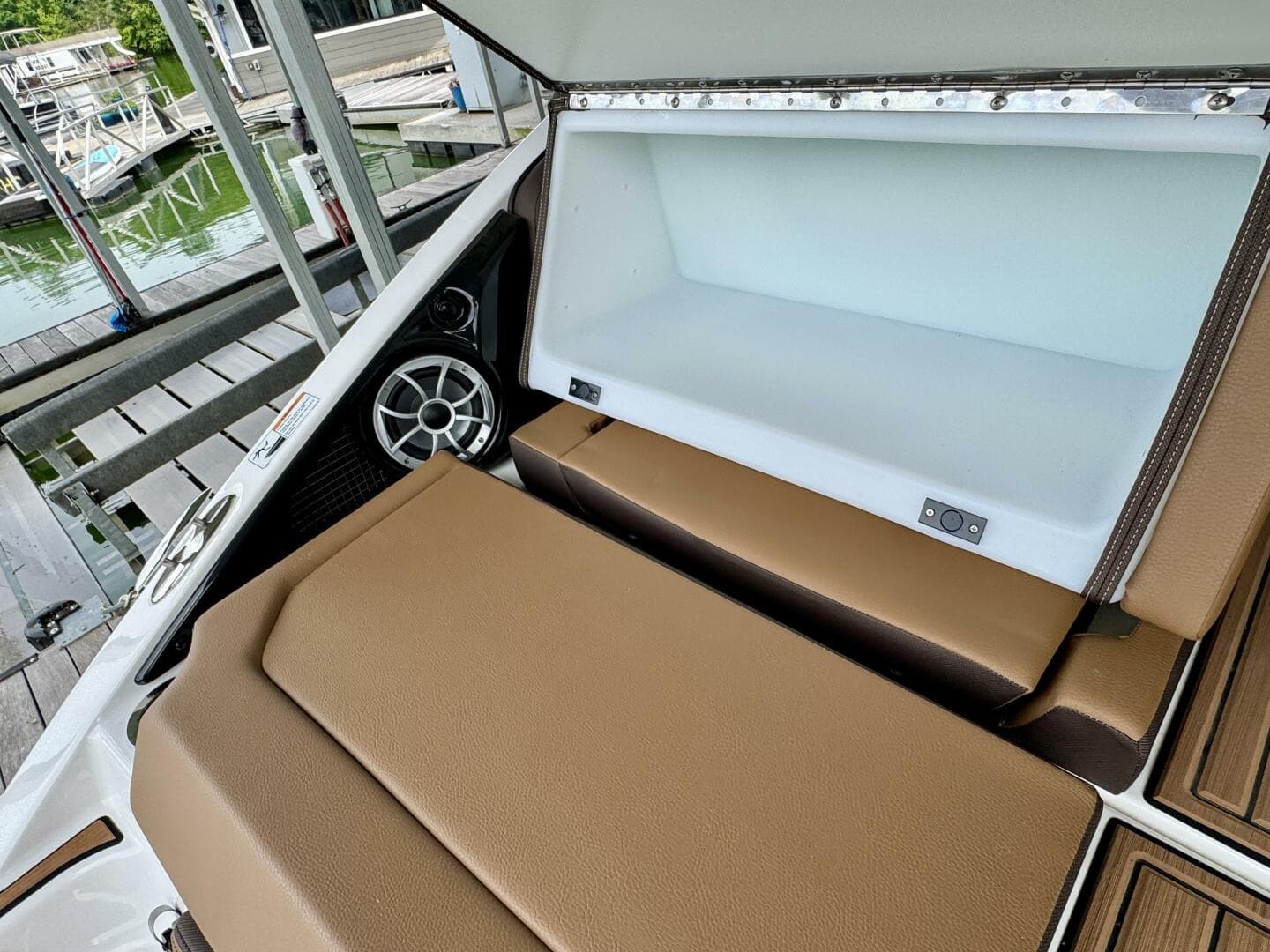 2024 Yamaha Boats 252 SD — photo 25