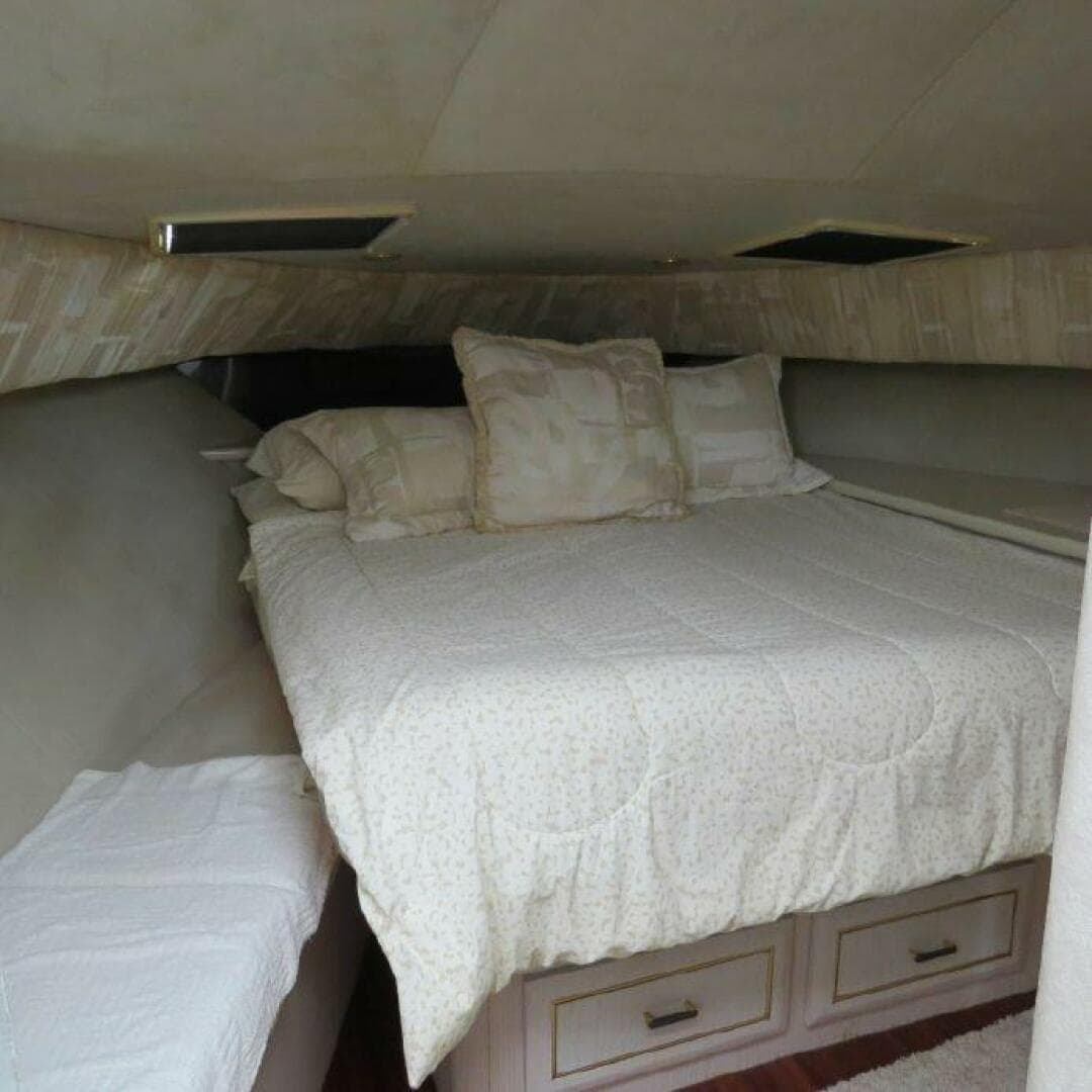 1997 Mainship 47 — photo 16