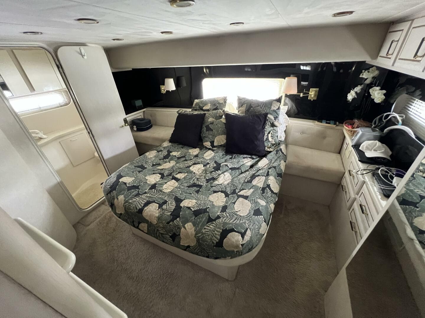 1997 Mainship 47 — photo 18