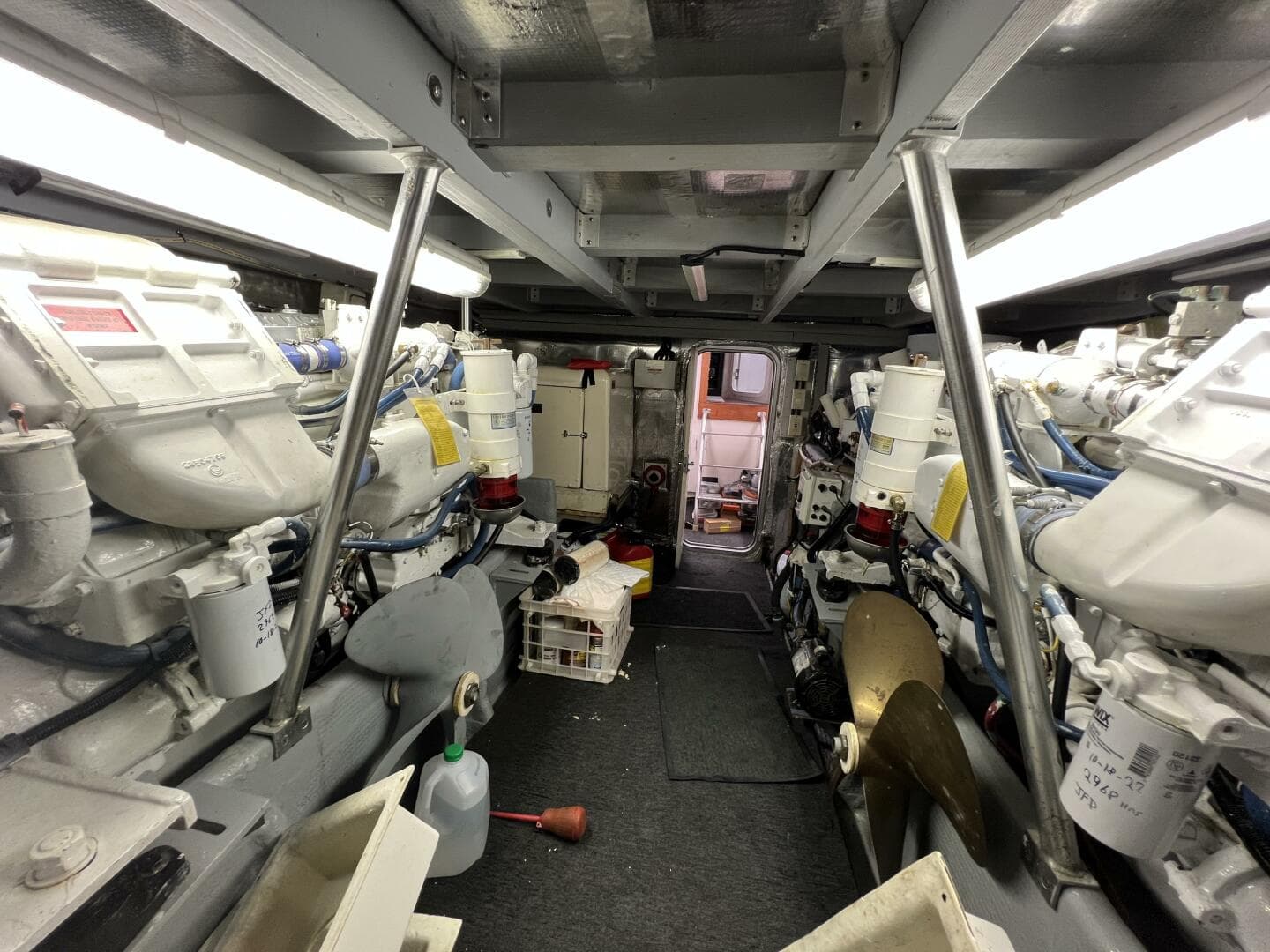 1997 Mainship 47 — photo 28