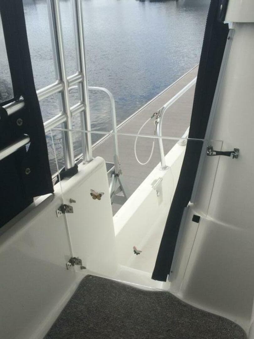 1997 Mainship 47 — photo 7