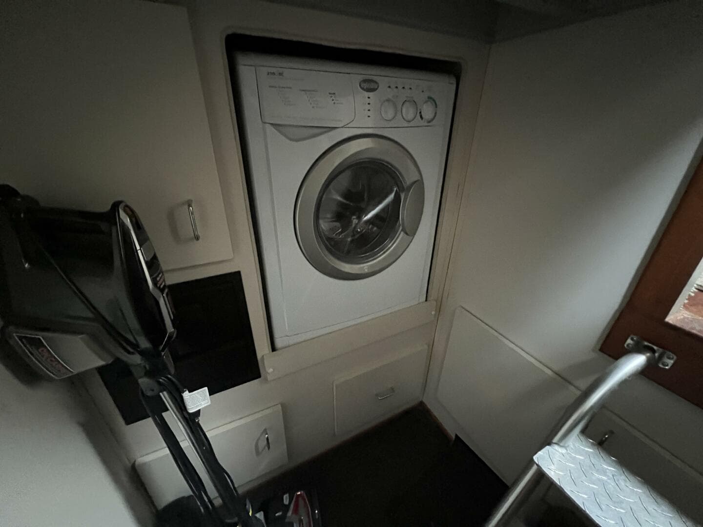 1997 Mainship 47 — photo 22