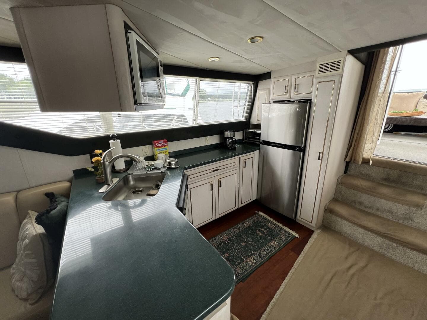 1997 Mainship 47 — photo 14