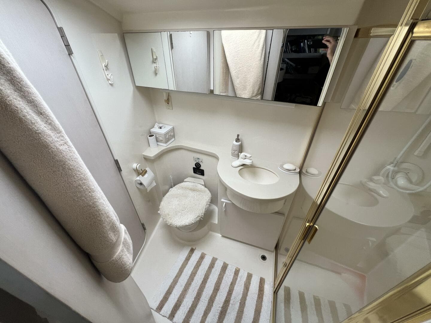 1997 Mainship 47 — photo 17