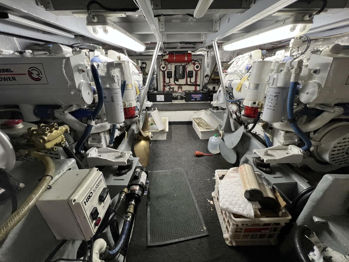 1997 Mainship 47 — photo 23