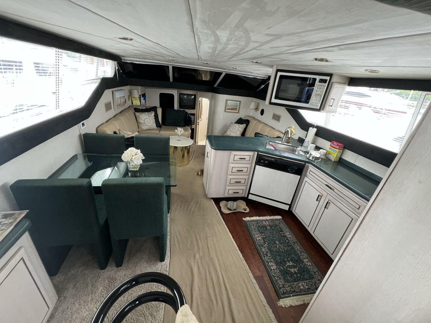 1997 Mainship 47 — photo 9