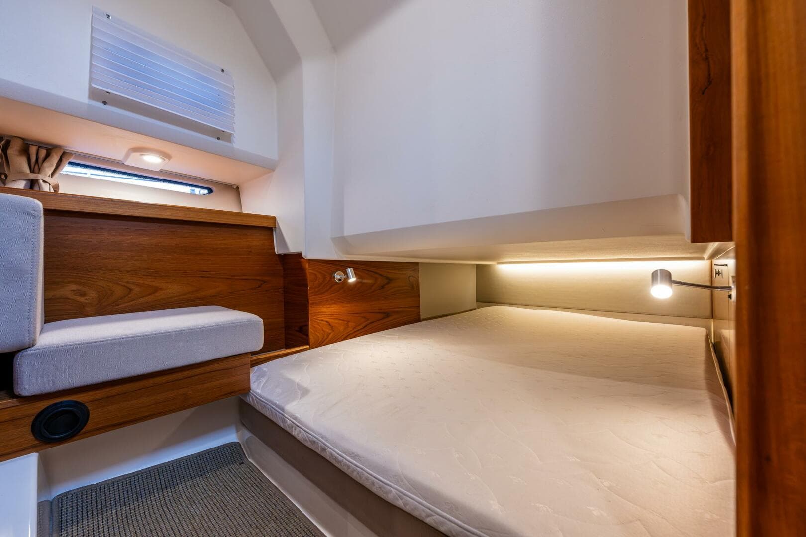 2021 Nimbus C11 — photo 23