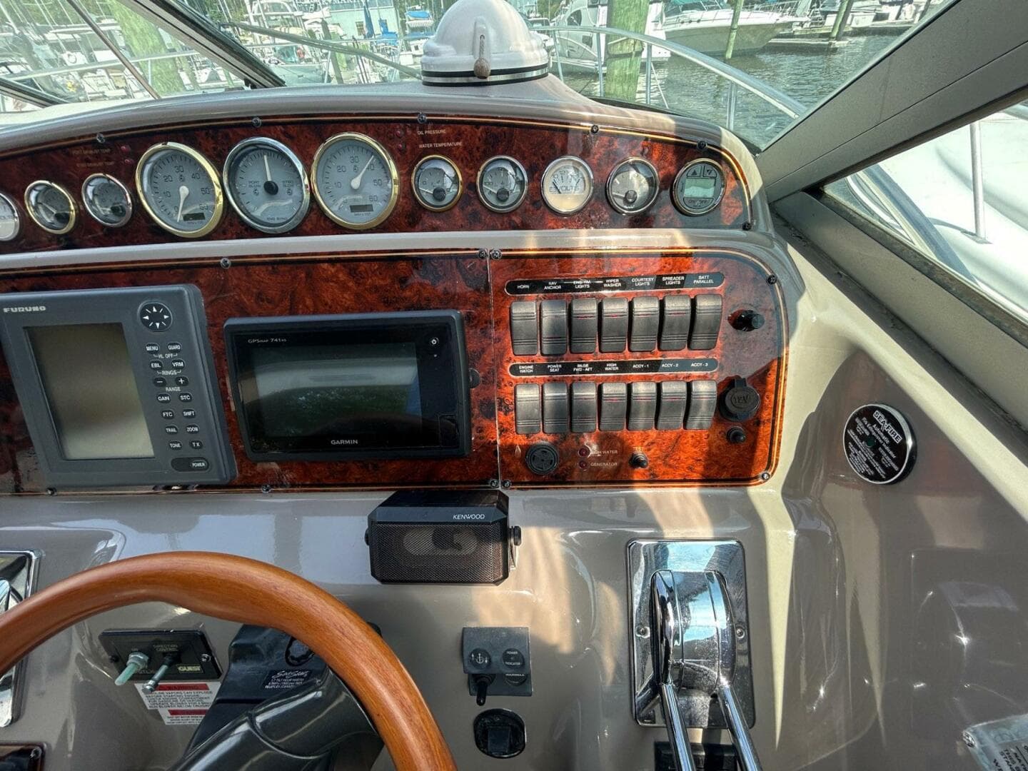 2001 Wellcraft 3700 Martinique — photo 17