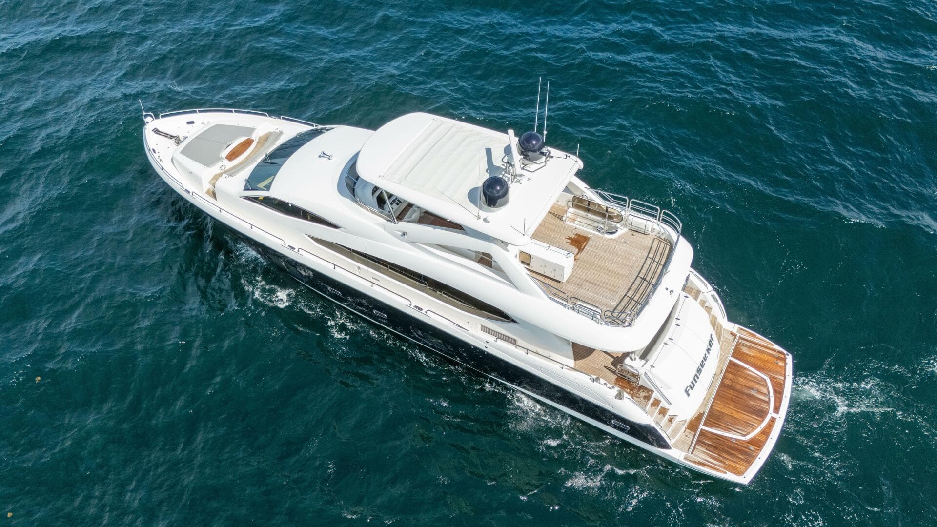 2012 Sunseeker 88 Yacht — photo 4