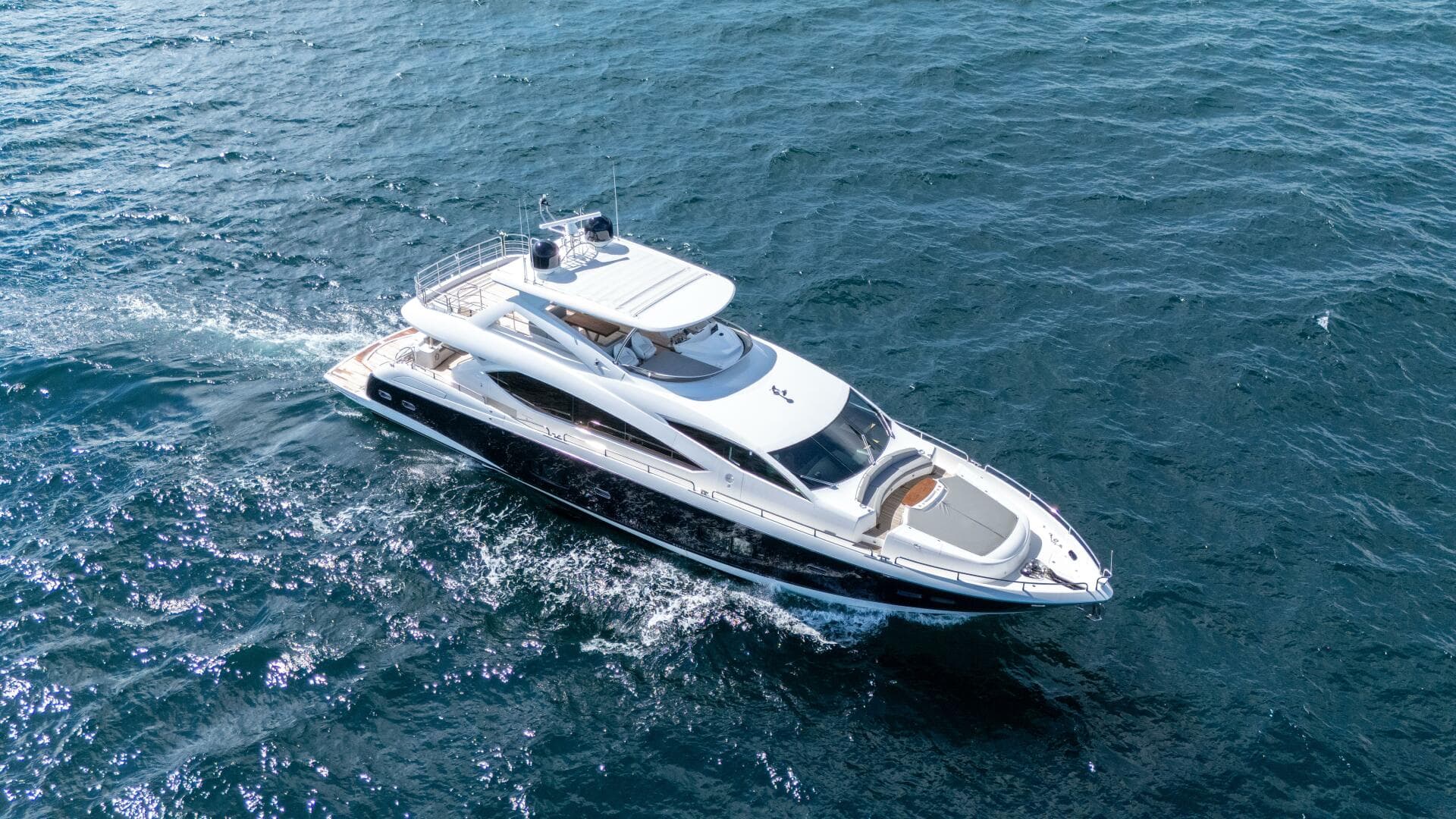 2012 Sunseeker 88 Yacht — photo 3
