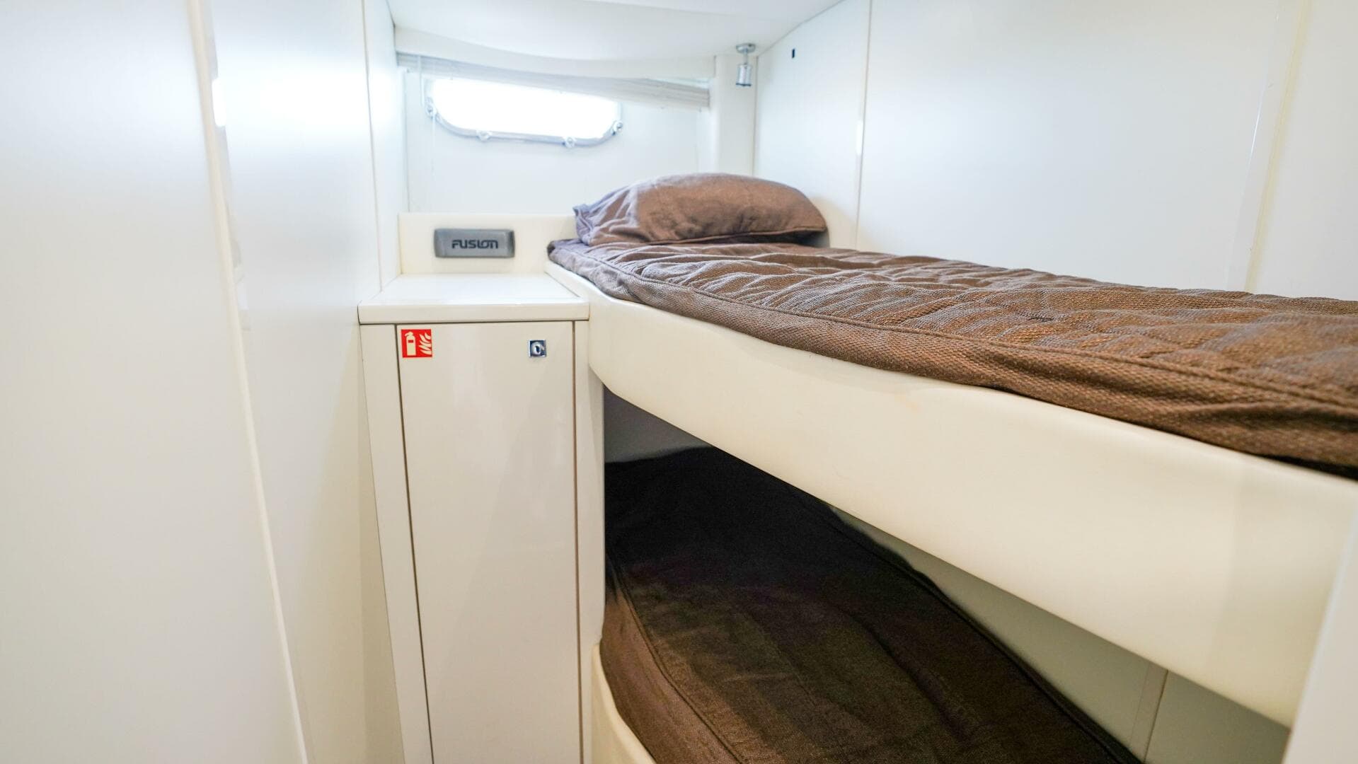 2012 Sunseeker 88 Yacht — photo 56