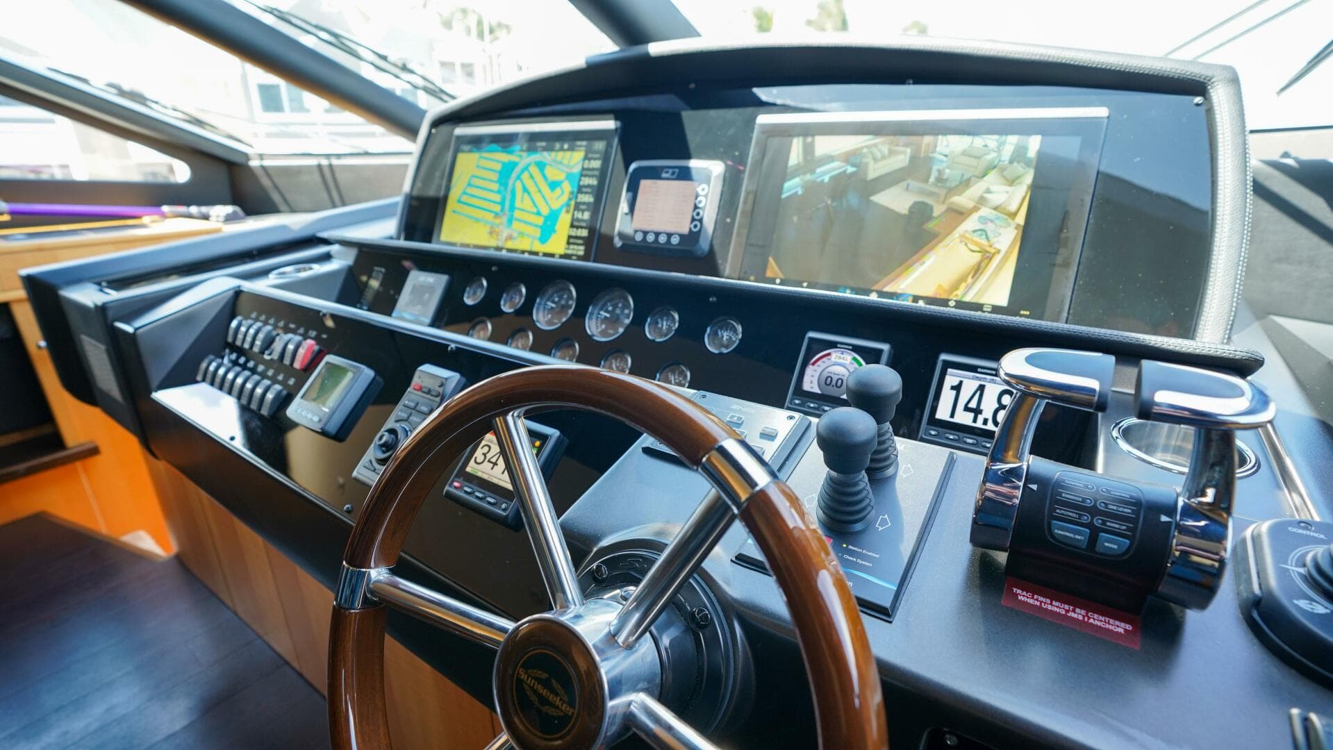 2012 Sunseeker 88 Yacht — photo 32