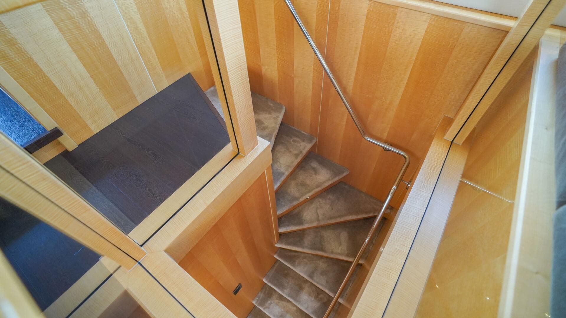 2012 Sunseeker 88 Yacht — photo 34