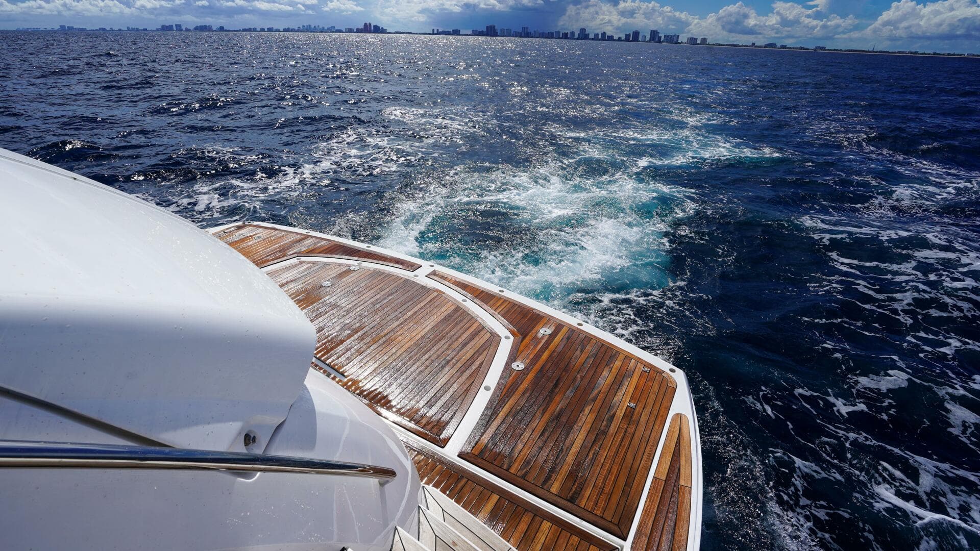 2012 Sunseeker 88 Yacht — photo 6