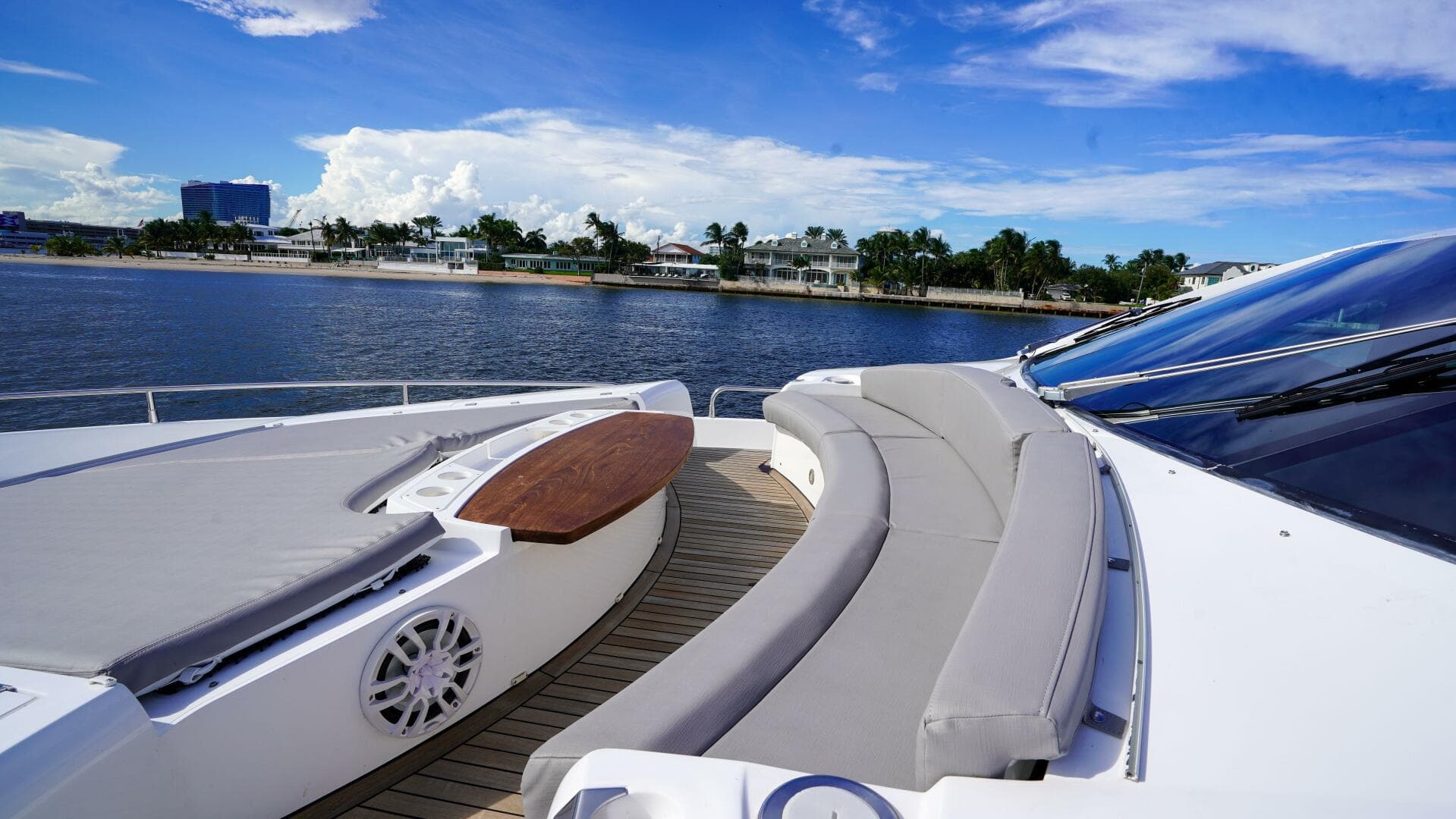 2012 Sunseeker 88 Yacht — photo 10