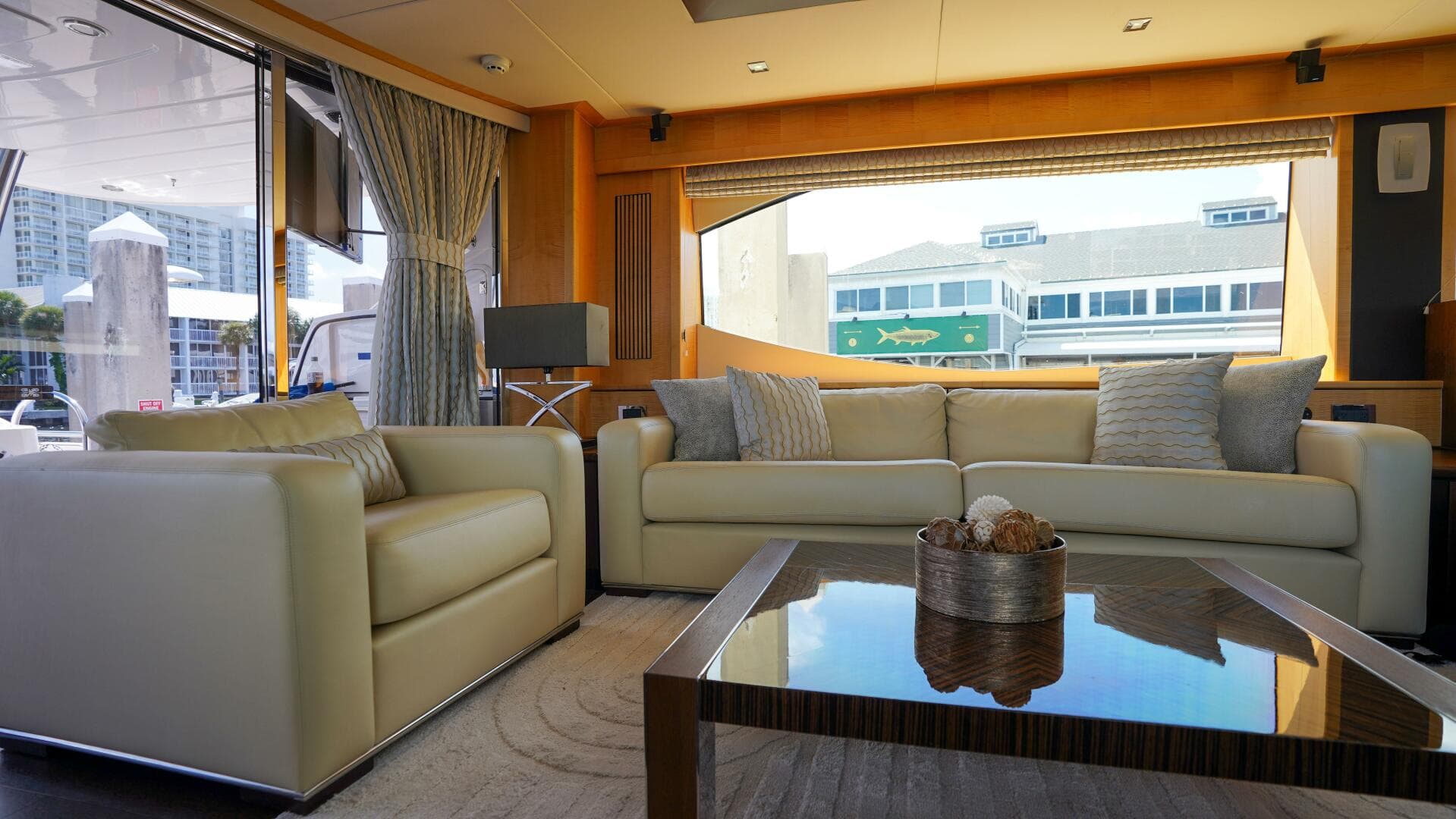 2012 Sunseeker 88 Yacht — photo 24