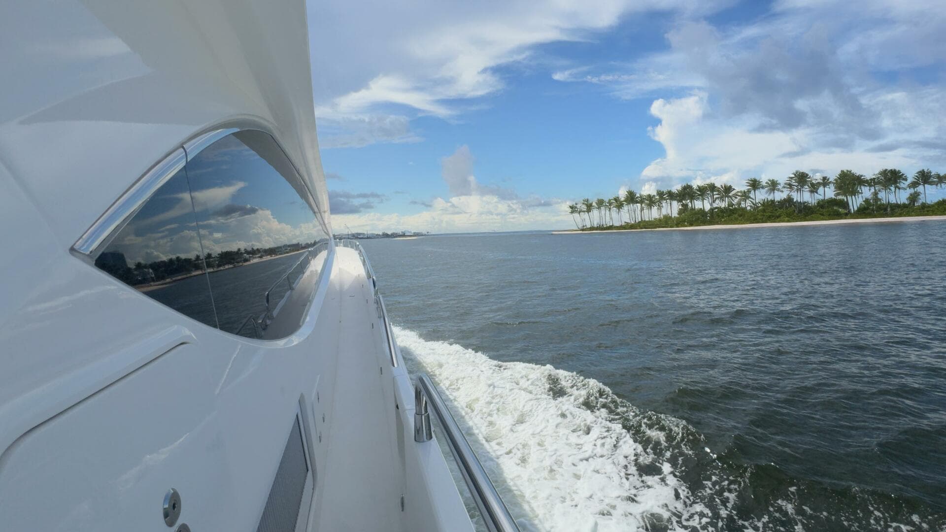 2012 Sunseeker 88 Yacht — photo 9