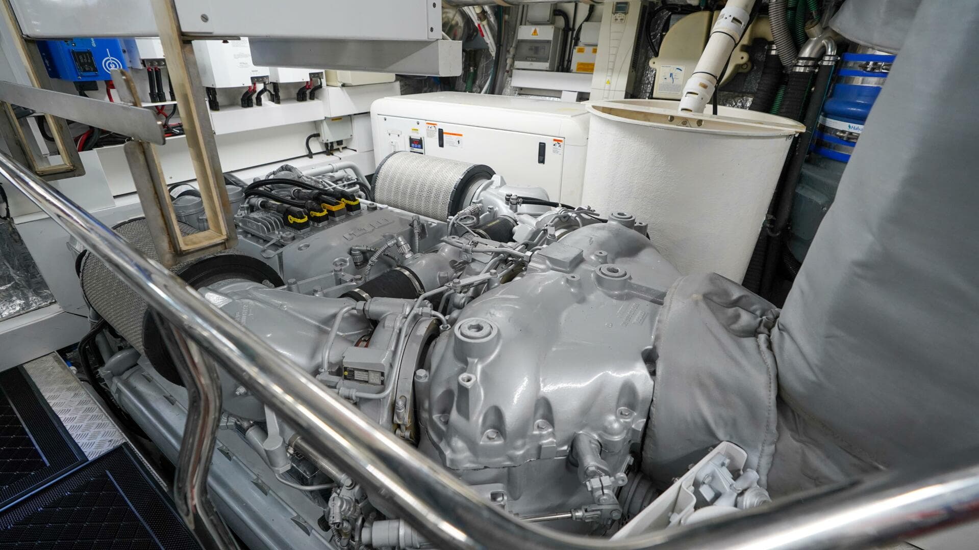 2012 Sunseeker 88 Yacht — photo 58