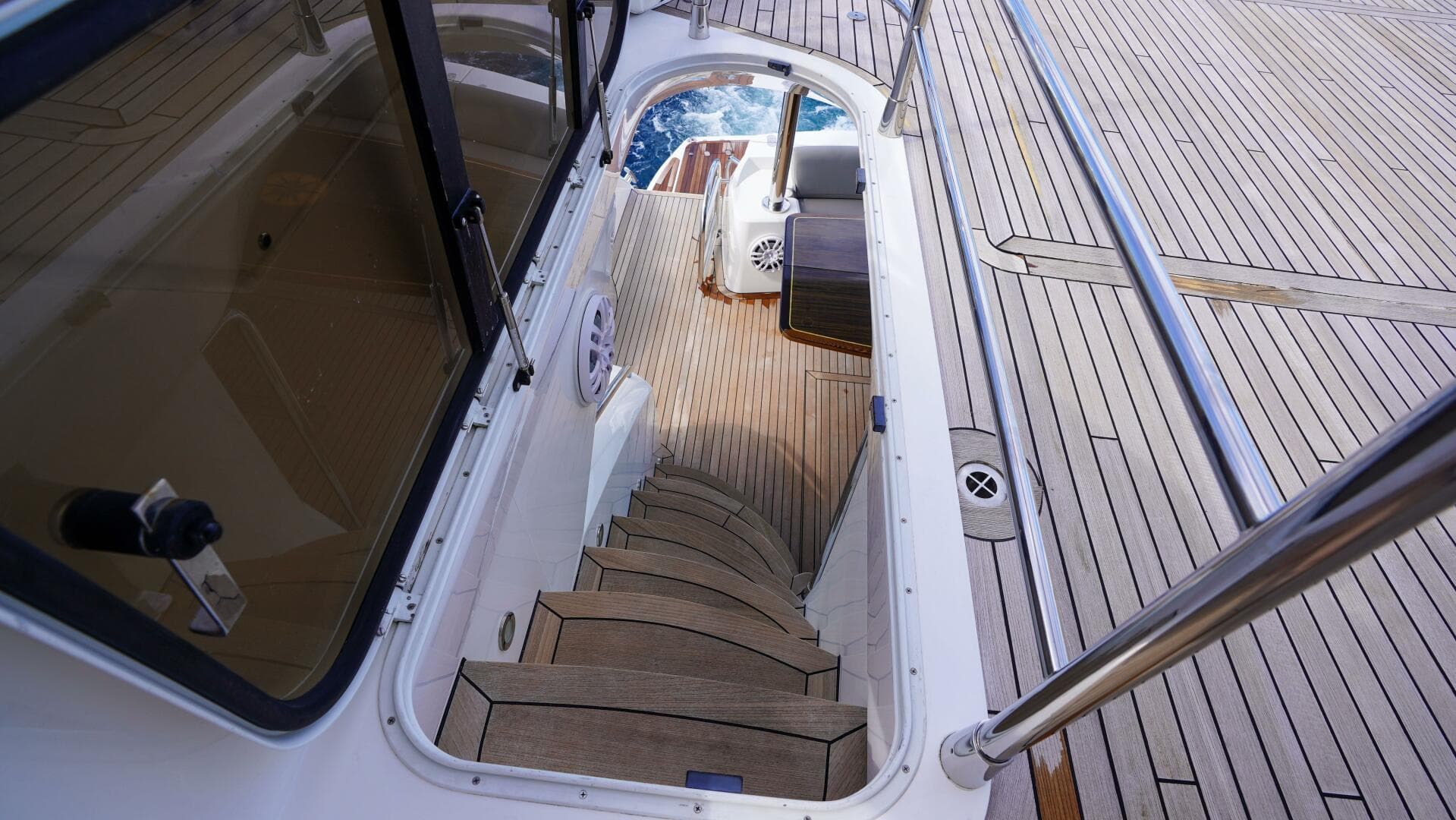 2012 Sunseeker 88 Yacht — photo 13