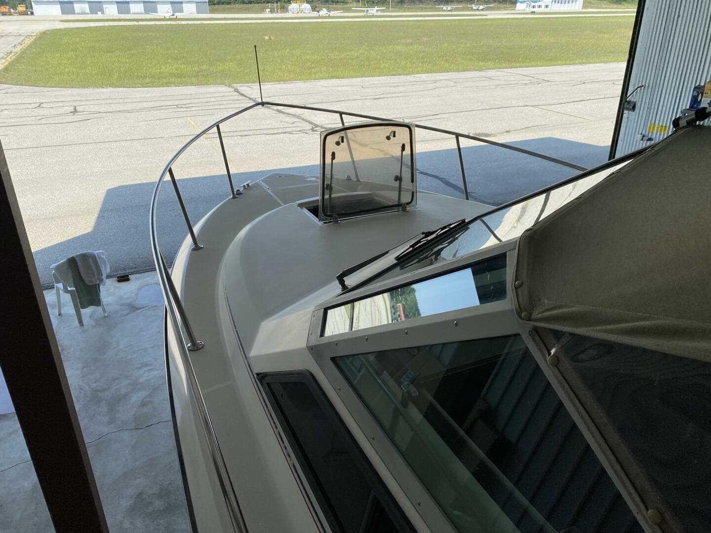 1985 Tiara Sport 2600 Continental — photo 13