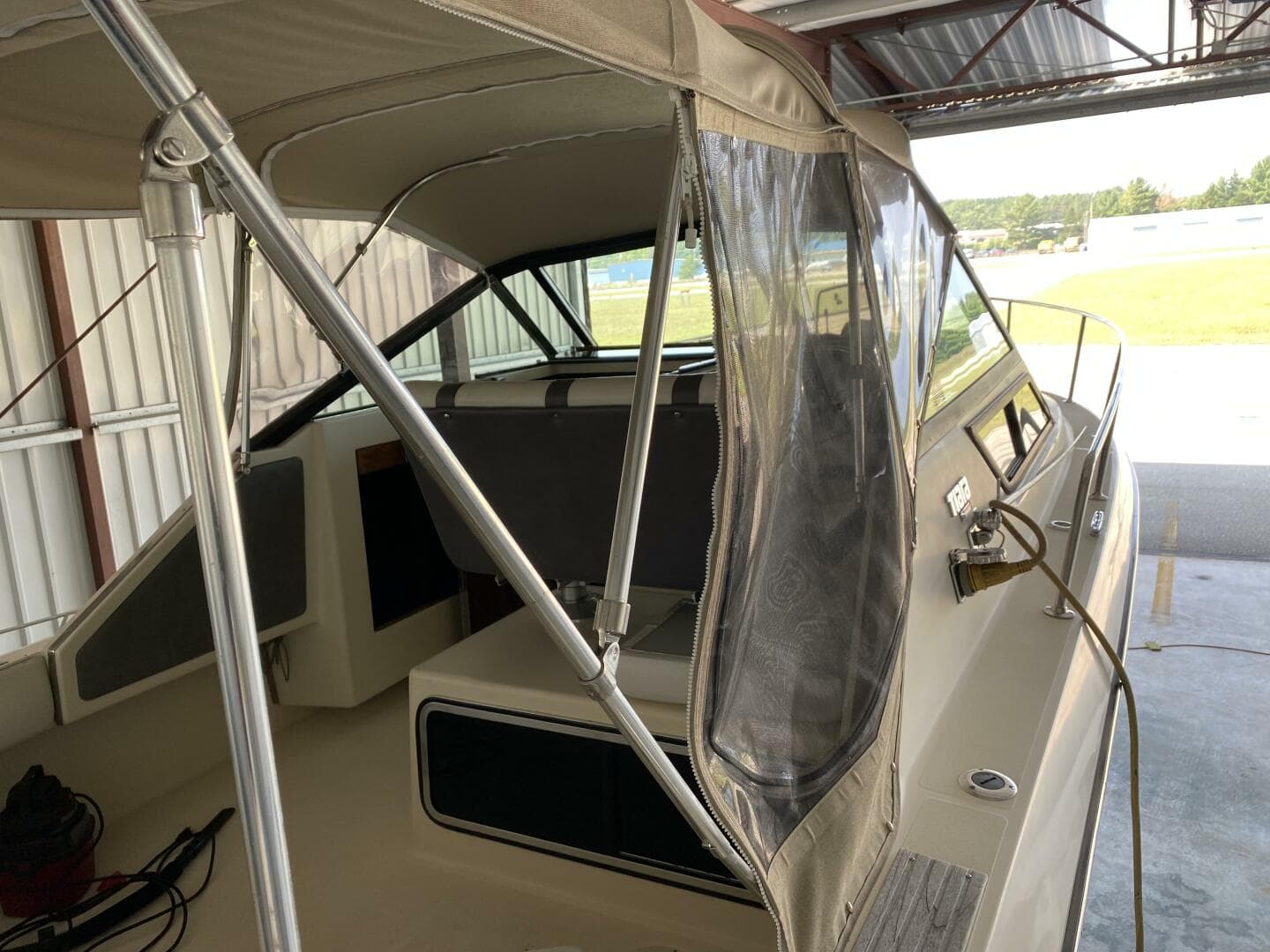 1985 Tiara Sport 2600 Continental — photo 14