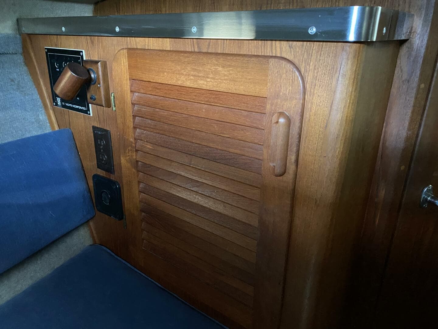 1985 Tiara Sport 2600 Continental — photo 39