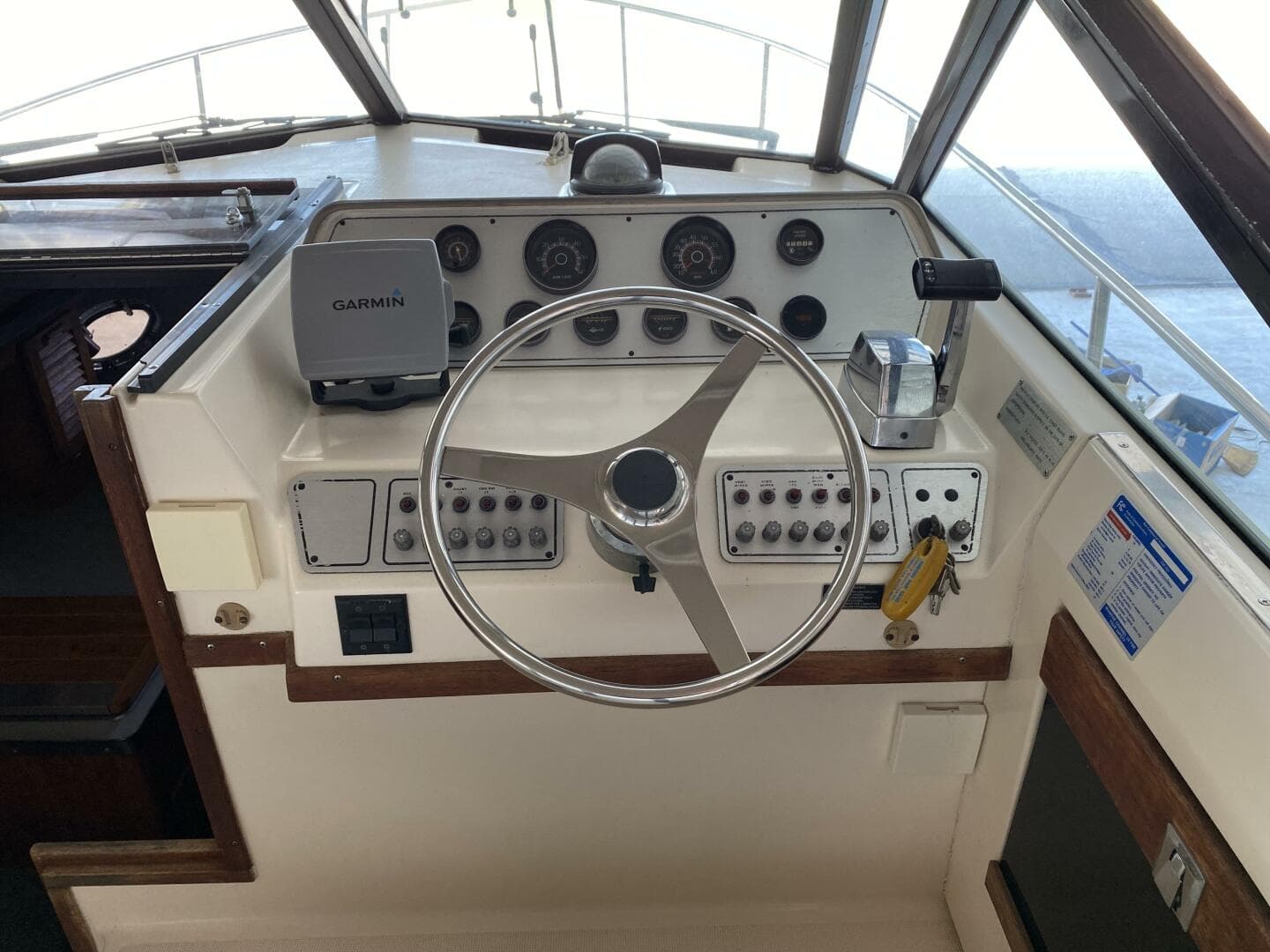 1985 Tiara Sport 2600 Continental — photo 21