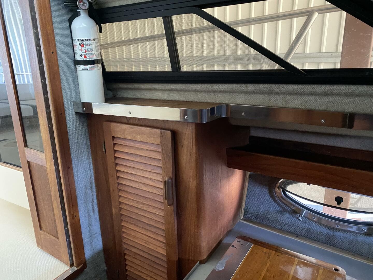 1985 Tiara Sport 2600 Continental — photo 42