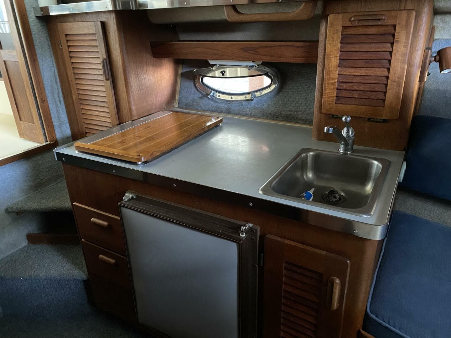 1985 Tiara Sport 2600 Continental — photo 33