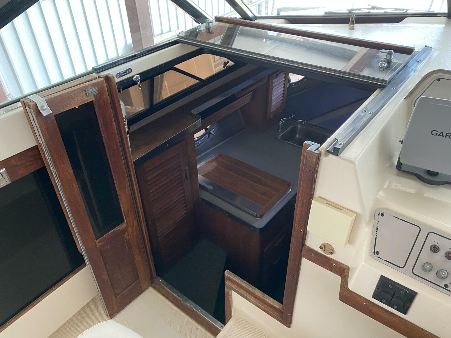 1985 Tiara Sport 2600 Continental — photo 30