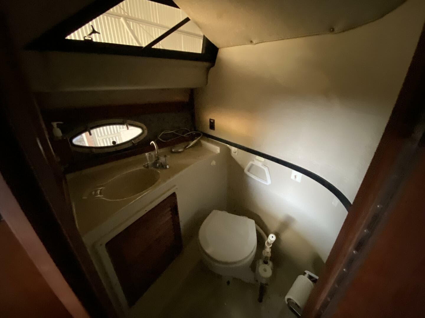 1985 Tiara Sport 2600 Continental — photo 47