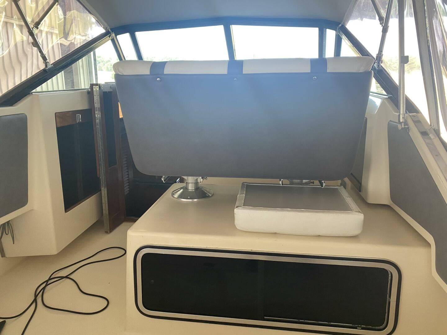 1985 Tiara Sport 2600 Continental — photo 19