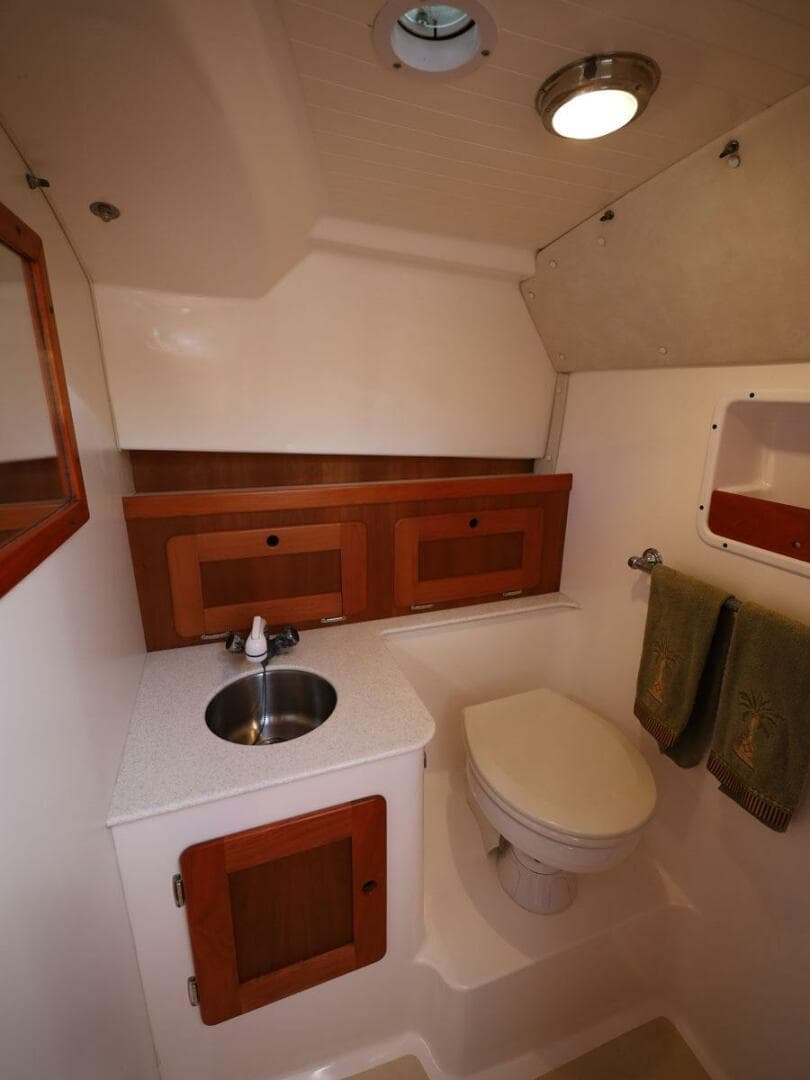 2007 Hunt Yachts Surfhunter 29 — photo 18