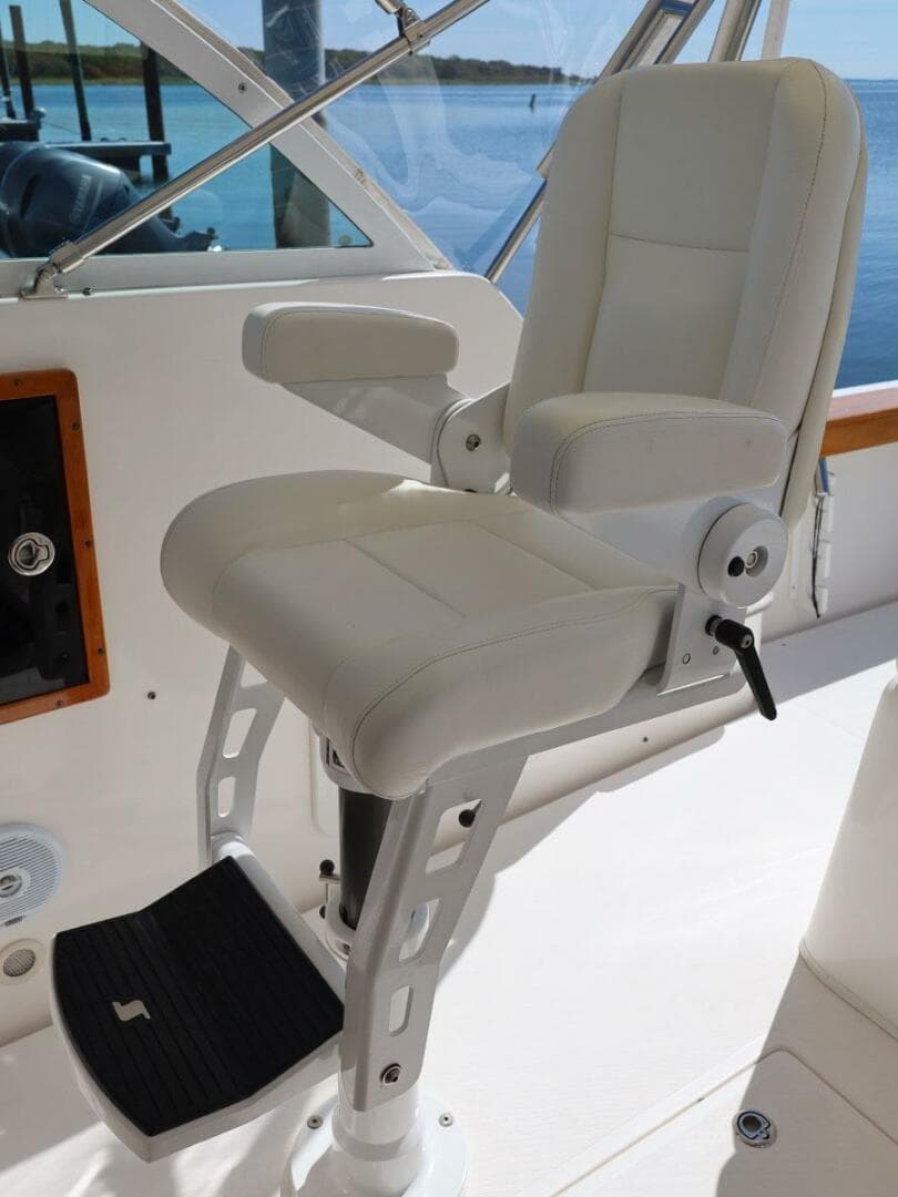 2007 Hunt Yachts Surfhunter 29 — photo 12