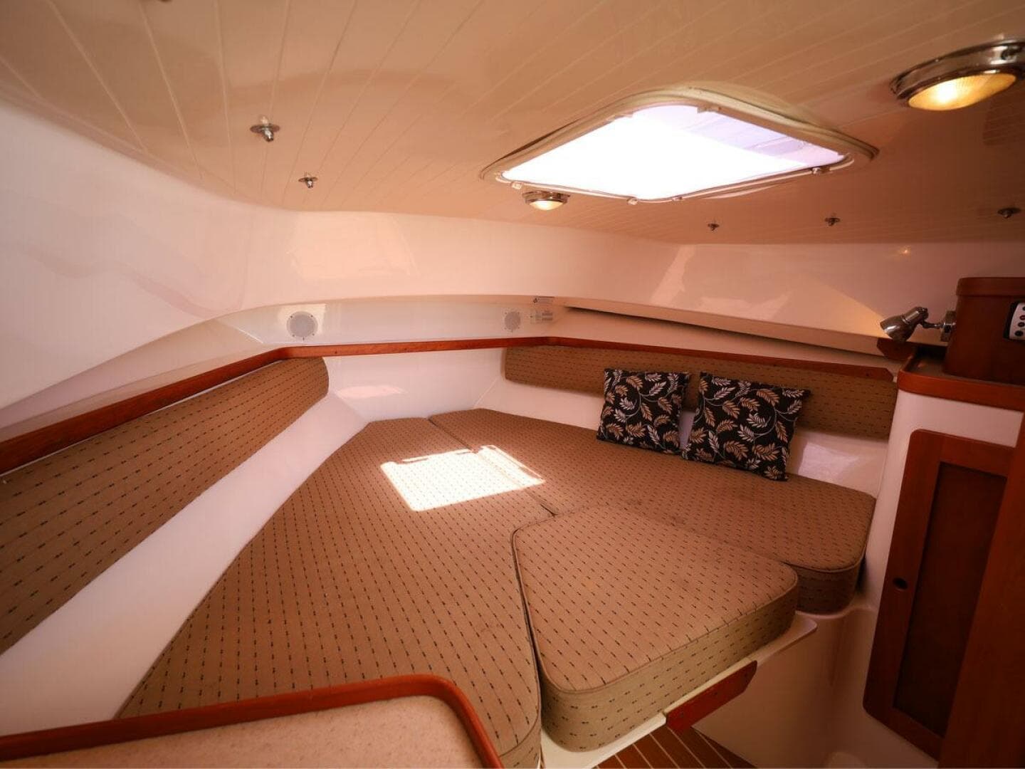 2007 Hunt Yachts Surfhunter 29 — photo 15