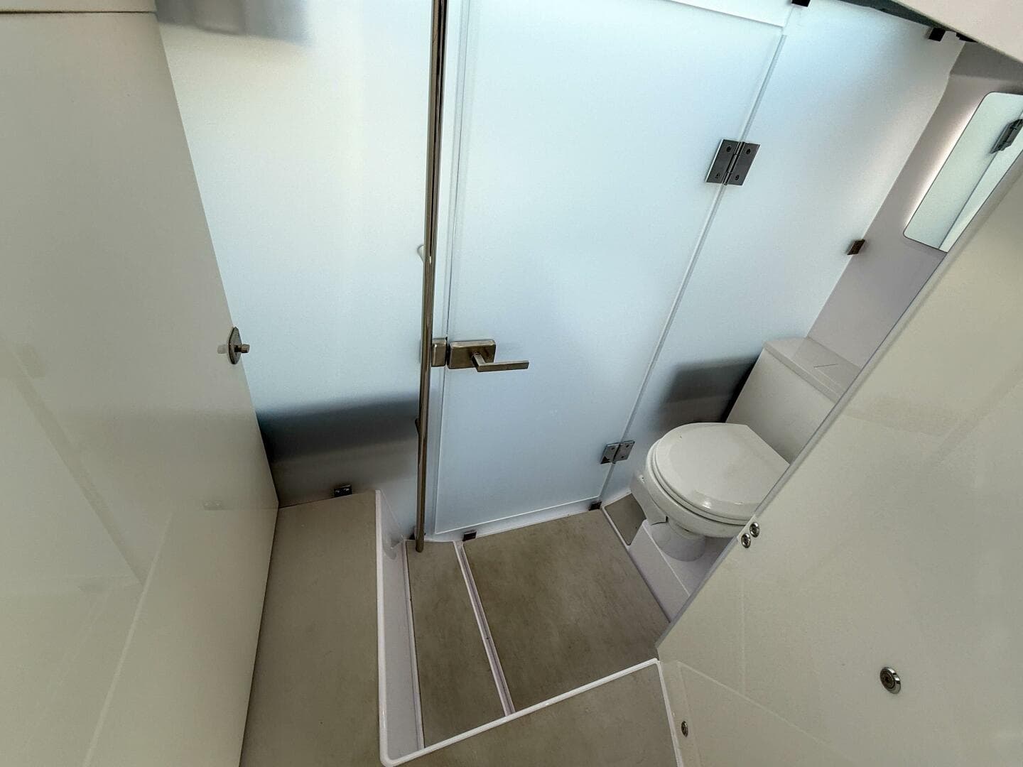 2023 Axopar 37 XC Aft Cabin — photo 20